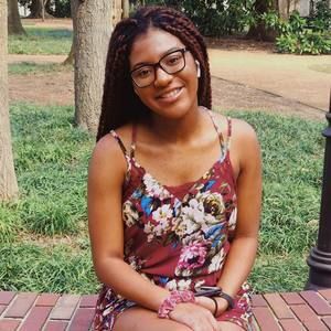 Meet your Posher, Rayna